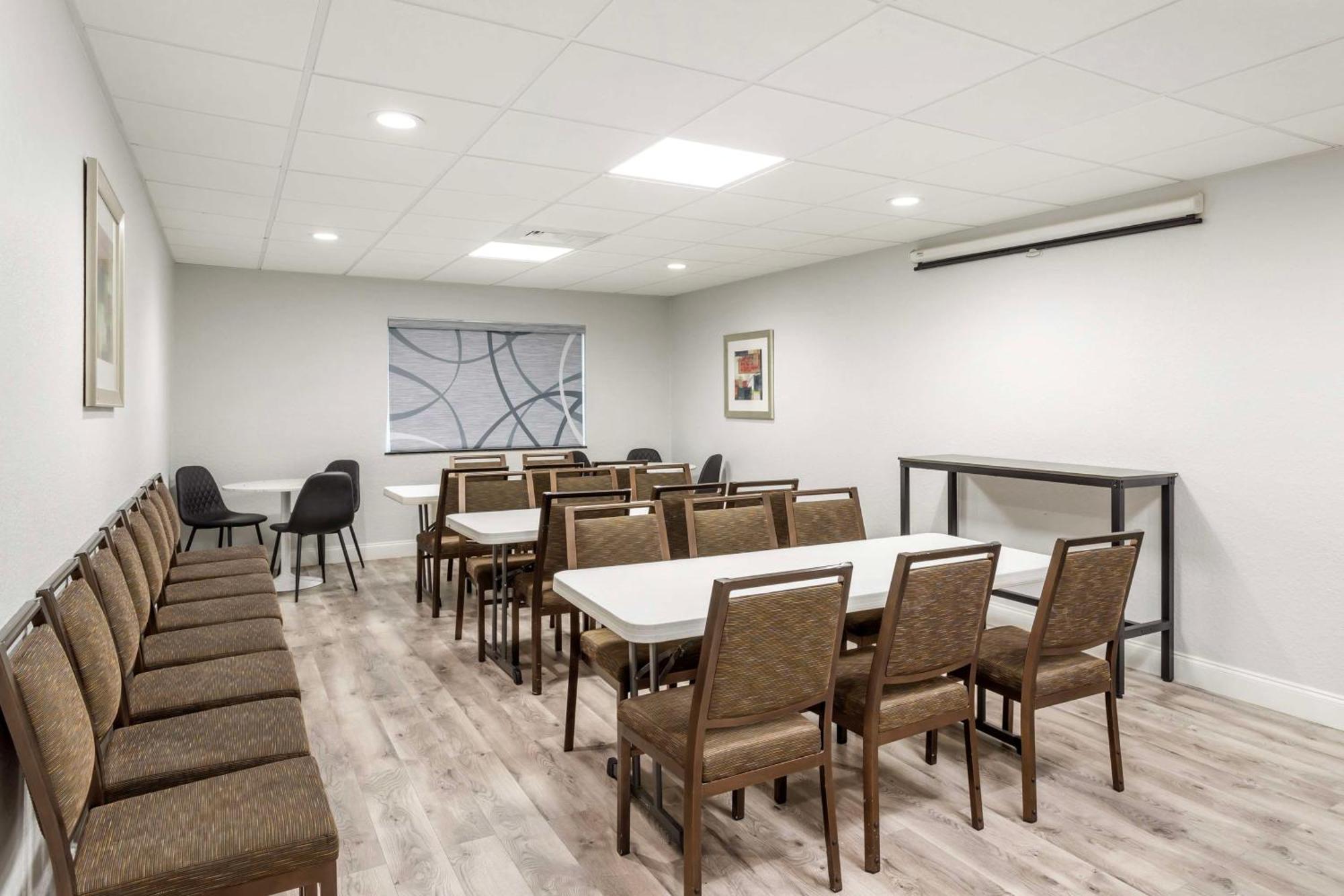 Surestay Plus By Best Western Texas City I-45 Exterior foto